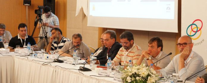 Die Abant-Plattform diskutierte über die Rolle der türkischen Medien