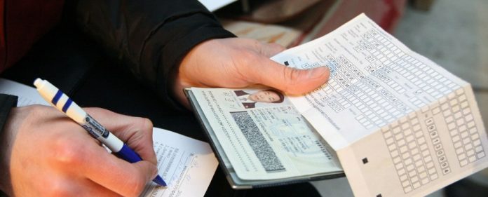 Unterschriftenaktion der TGB „Staatsbürgerschaft für Alle“