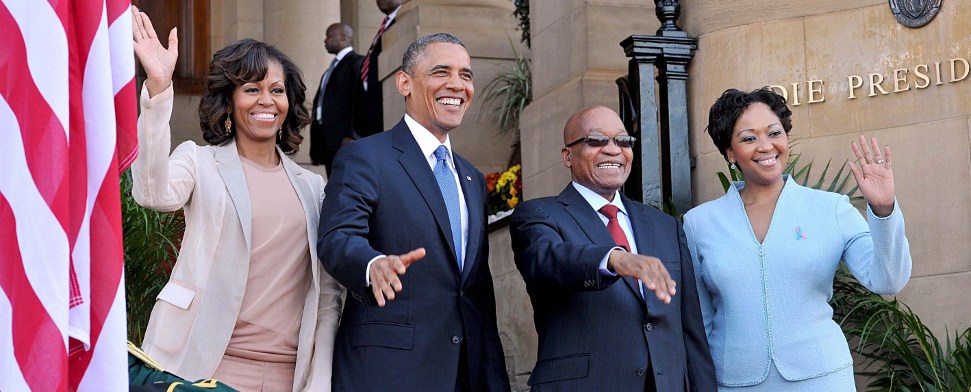 Obama besucht Südafrika, das immer noch um Mandela bangt
