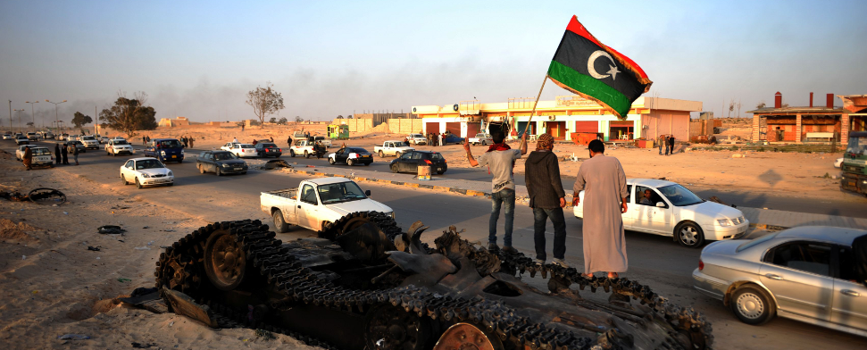 Auch in Libyen schafften es die Menschen nicht, Gaddafi ohne die Hilfe des Westens zu stürzen.