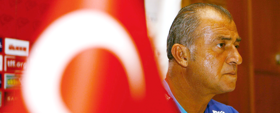 Fatih Terim übernimmt zum dritten Mal die türkische Fußball-Nationalmannschaft.