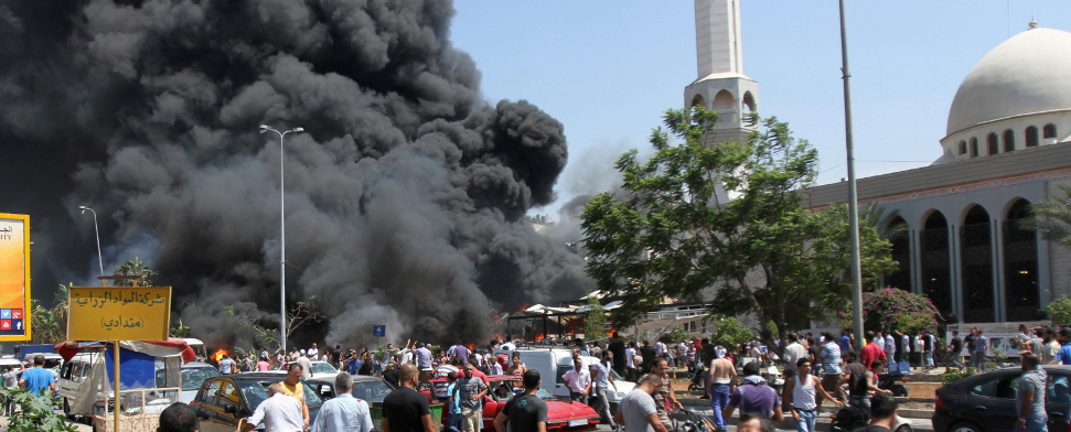 In der libanesischen Stadt Tripoli explodierten nach dem Freitagsgebet zwei Bomben vor Moscheen.