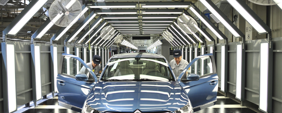 Auto-Peugeot Produktion in China - dpa