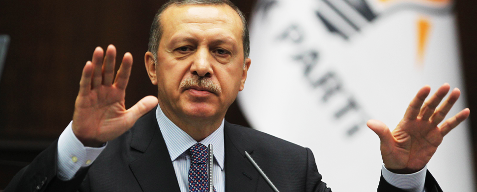 Premierminister Erdogan spricht auf einem Parteikongress der AKP.