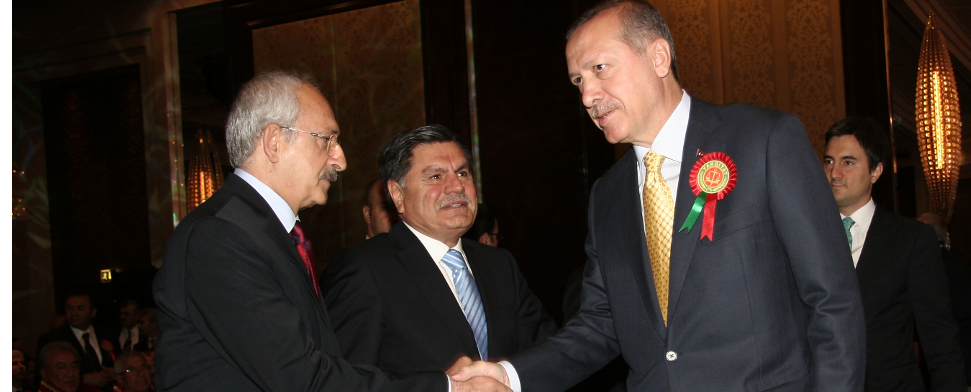 AKP-Chef und Premierminister Erdogan mit CHP-Chef und Oppositionsführer Kilicdaroglu.