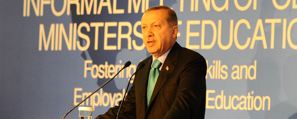 Premierminister Erdogan spricht auf der inoffiziellen OECD-Konferenz am 3. Oktober in Istanbul.