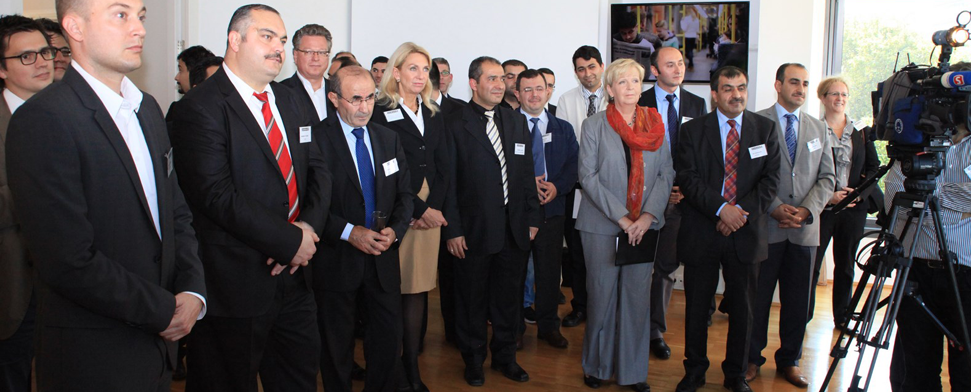 Hannelore Kraft und weitere prominente Gäste bei der Eröffnung der Landesredaktion von ZAMAN in Düsseldorf.