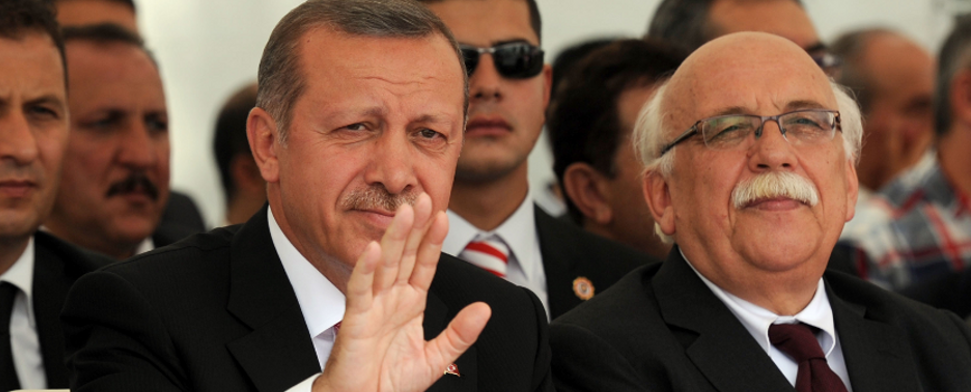 Der türkische Premierminister Erdogan und sein Bildungsminister