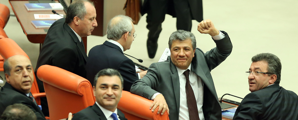 Mustafa Balbay im türkischen Parlament - zaman