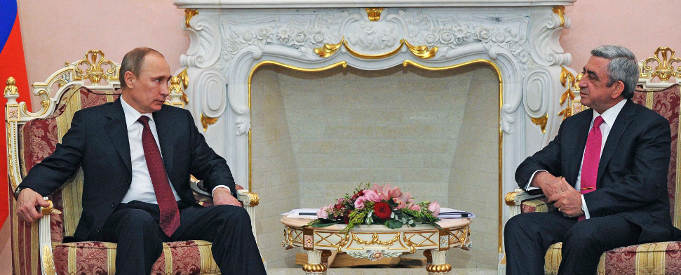 Putin und Armeniens Staatspräsident Sery Sargsjan im Gespräch - reuters