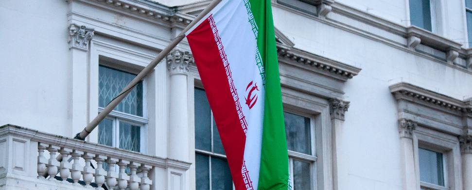 Die iranische Flagge in London (Iranische Botschaft) - reuters