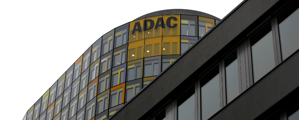 Die ADAC-Hauptzentrale in München. Der ADAC kommt nicht aus den Negativschlagzeilen heraus. Der Automobilclub soll die Rechnungen Hunderter türkischer Kleinunternehmer nicht beglichen haben.