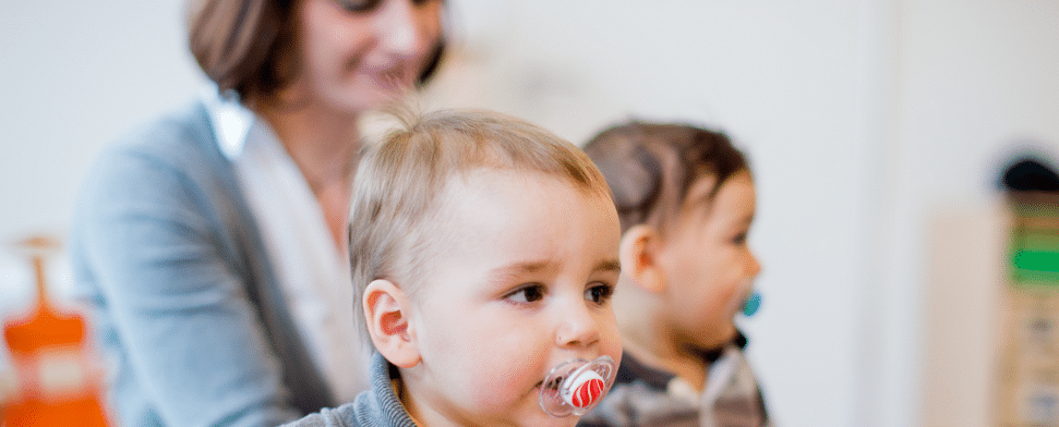 Der einjährige Nikolas spielt am 27.01.2014 in der Kindertageseinrichtung Wasserstern in Düsseldorf (Nordrhein-Westfalen). Das Familienbild der Moderne wandelt sich zunehmend.
