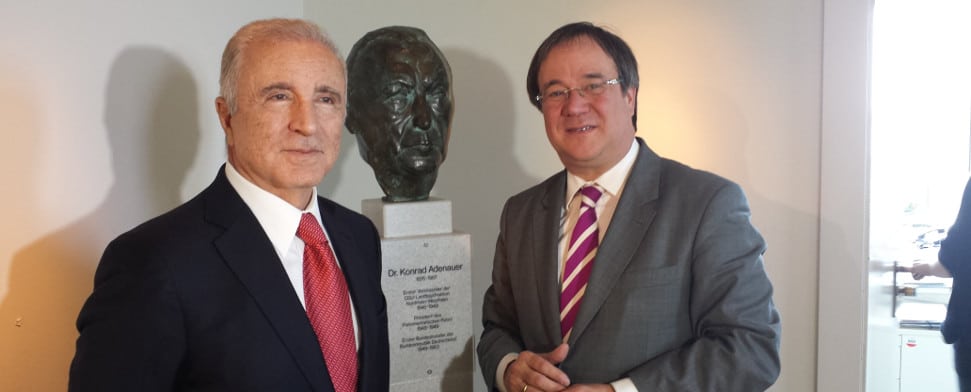 Galatasaray-Präsident Ünal Aysal mit dem CDU-Politiker Armin Laschet.