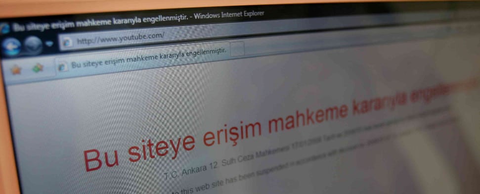 Die türkischen Behörden haben am Donnerstag auch die Videoplattform Youtube gesperrt. Der Schritt sei wegen der Veröffentlichung abgehörter Gespräche erfolgt, berichteten türkische Medien weiter.