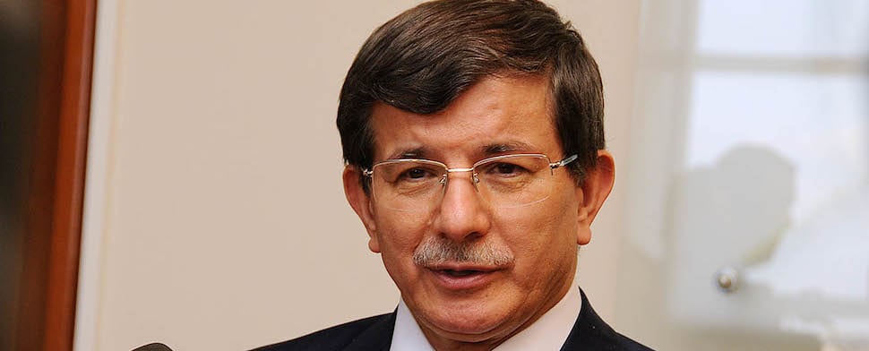 Die Türkei versucht Außenminister Ahmet Davutoğlu zufolge den Konflikt um die Halbinsel Krim mit diplomatischen Mitteln zu entschärfen.