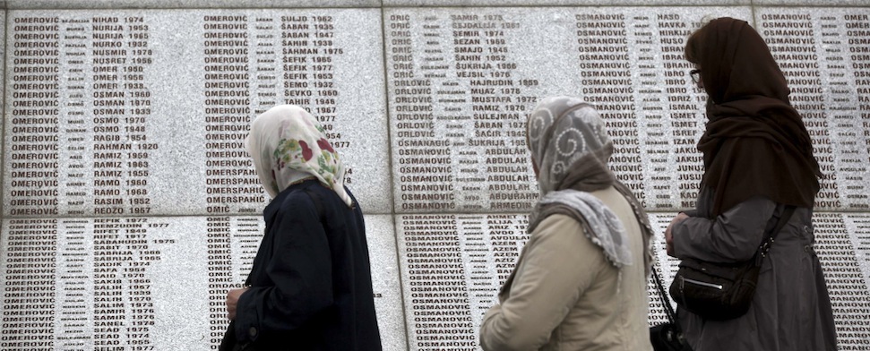 Die niederländische Justiz hat den eigenen Staat dazu verurteilt, Entschädigungen an Angehörige von drei Opfern des Massakers von Srebrenica zu zahlen.