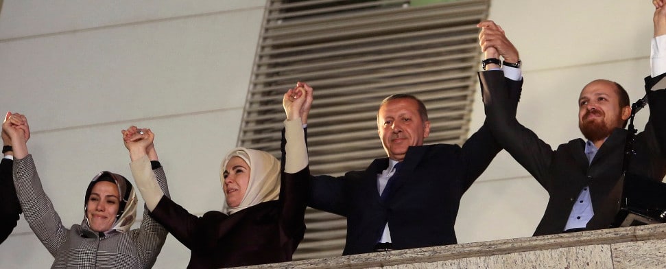Die Erdogan-Familie nach dem Triumph bei den Kommunalwahlen am 30. März 2014.