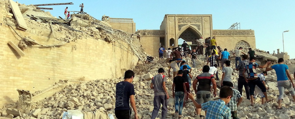 Irak: Die Terrororganisation „Islamischer Staat“ hat am Donnerstag die Grabstätte des Propheten Yunus/Jona in Mossul zerstört. Die Extremisten hatten zuvor bereits Christen und Schiiten aus der Stadt vertrieben.
