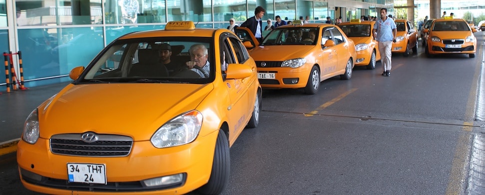 Auf Grund der allgemeinen Preissteigerungen werden künftig auch der Grund- und der Kilometertarif für Taxifahrten in Istanbul um etwa 9% angehoben.