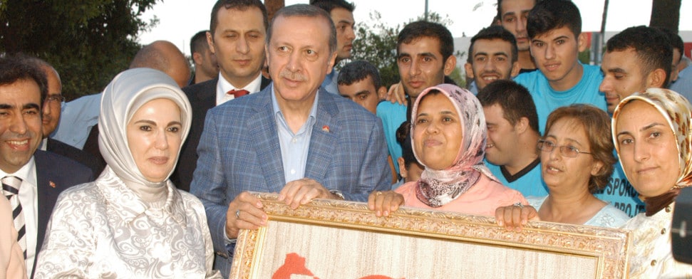 Der türkische Präsident Recep Tayyip Erdoğan hat vor Gleichmacherei von Frauen und Männern gewarnt. Frauen bräuchten Gerechtigkeit statt Gleichberechtigung.