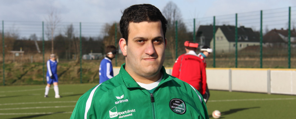Blindenfußballer Hasan Altunbas.
