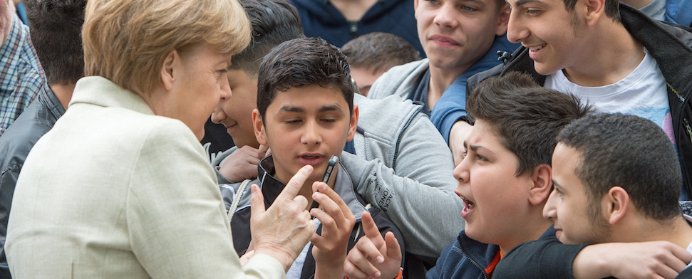 Bundeskanzlerin Angela Merkel besucht Berliner Schule.