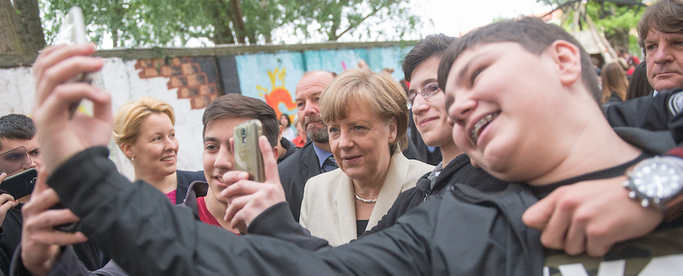 Bundeskanzlerin Angela Merkel besucht Berliner Schule.