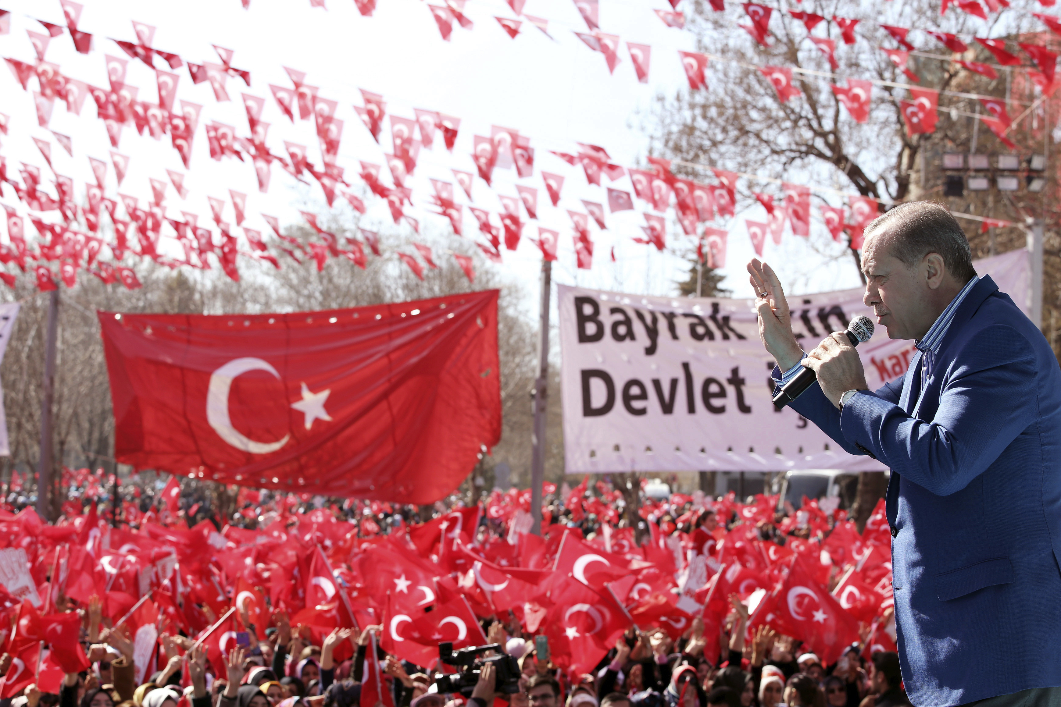 türkischer Staatspräsident Recep Tayyip Erdogan bei einer Kundgebung