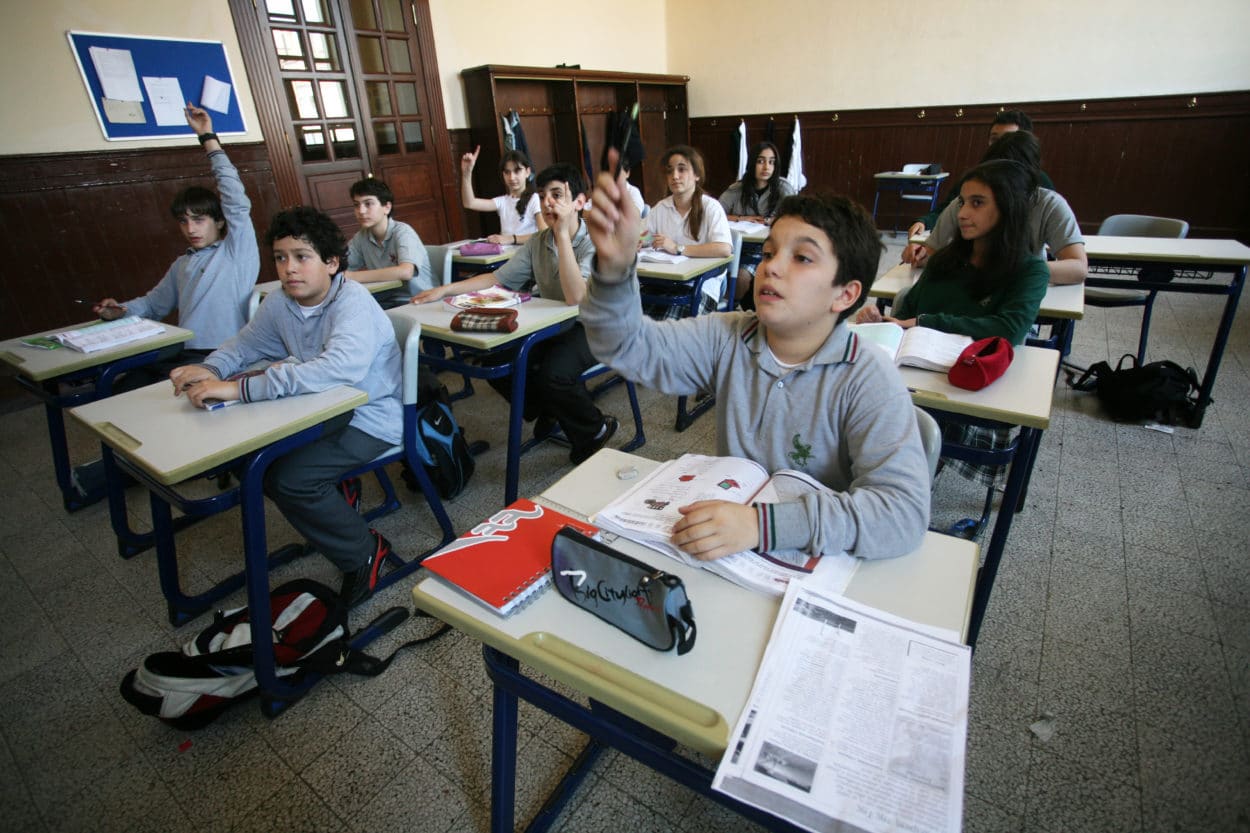 Schüler an einer türkischen Schule. Türkischer Konsulatsunterricht