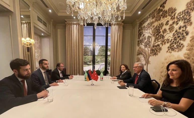 Türkei und Armenien öffnen Grenze für Drittstaatsangehörige