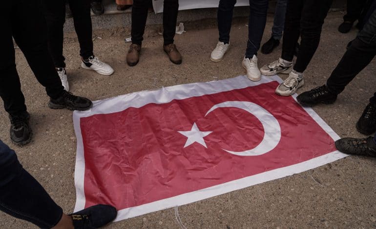 proteste gegen artillerieangriff auf mossul