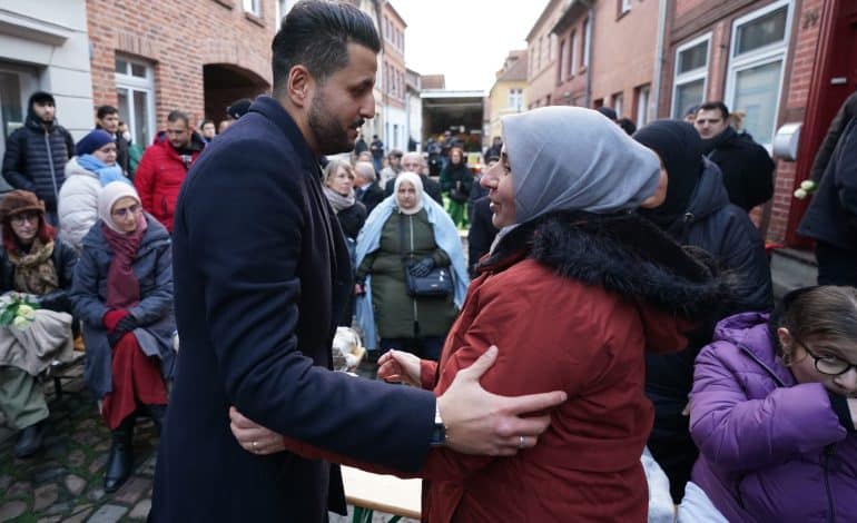 Rassistische Anschläge von Mölln: Türkische Familien klären in Schulen auf