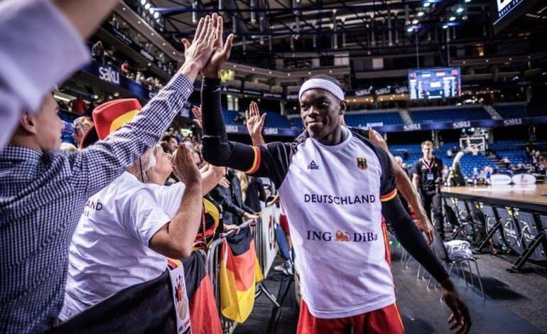 „Jeder kriegt Geschenke“: Muslimischer NBA-Star Schröder feiert Weihnachten