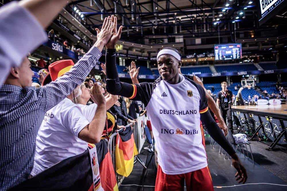 „Jeder kriegt Geschenke“: Muslimischer NBA-Star Schröder feiert Weihnachten
