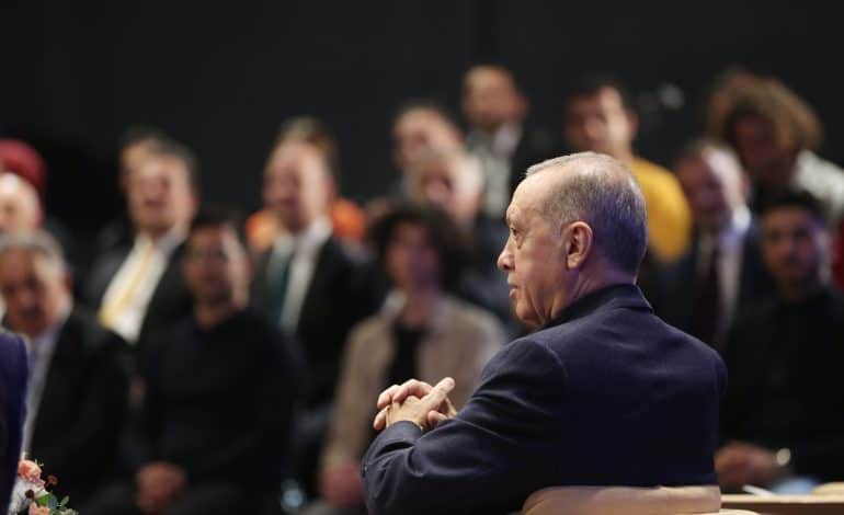 Erdoğan kündigt Rückzug an und droht Griechenland