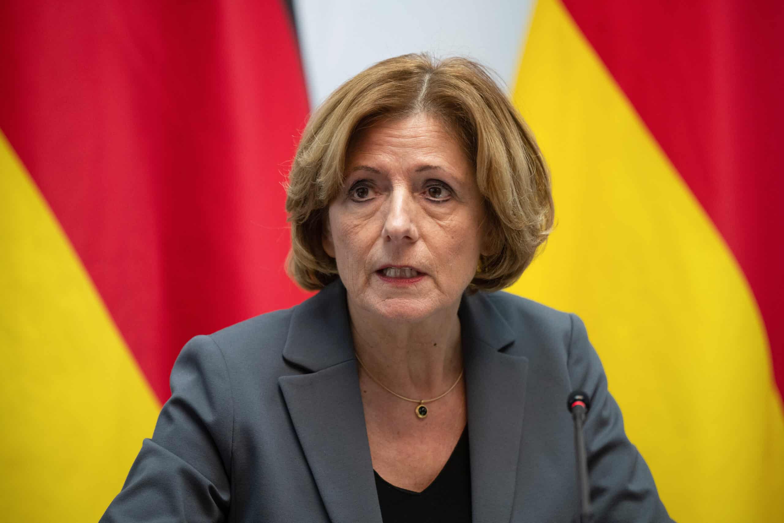 Sheno Ahmadian: Dreyer übernimmt politische Patenschaft für iranische Schülerin