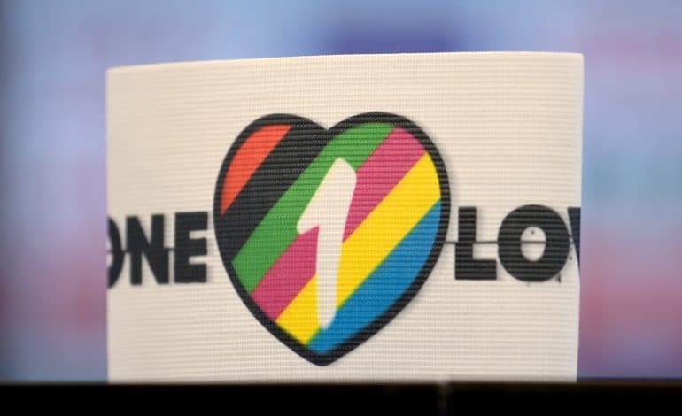 one love kapitänsbinde
