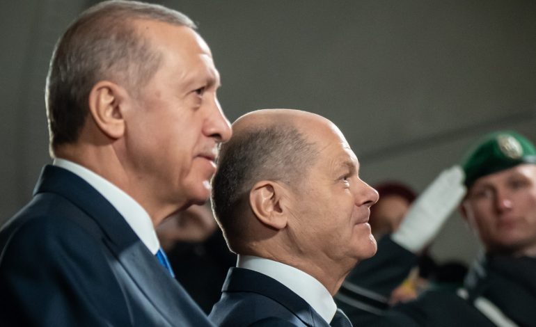 Erdoğan in Berlin: Israel im Vordergrund, Spitzen gegen Deutschland