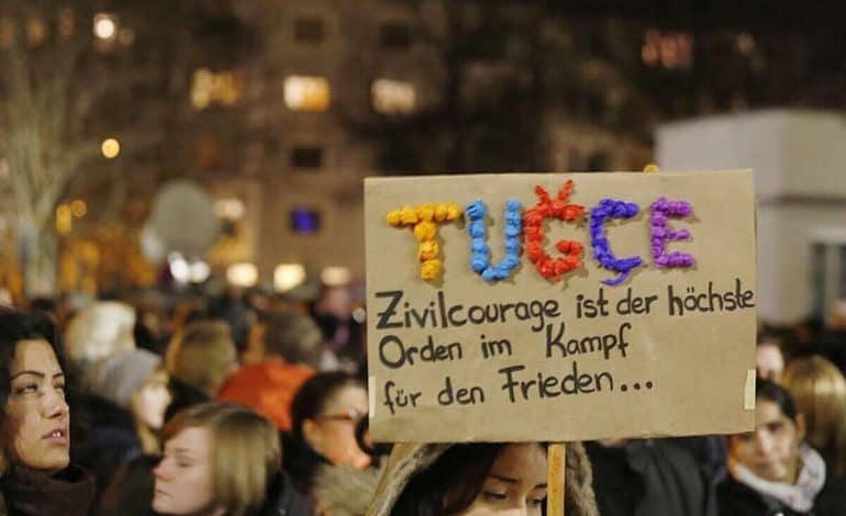 Gedenken an Tuğçe Albayrak: Tausende kommen an ihrem Geburts- und Todestag zusammen