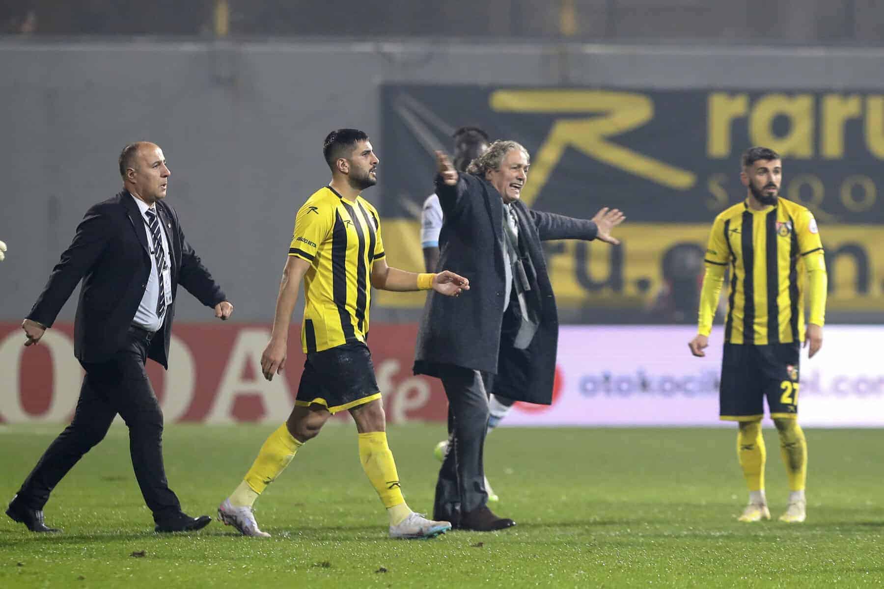 Nächster Eklat: Türkischer Klub-Präsident sorgt für Spielabbruch