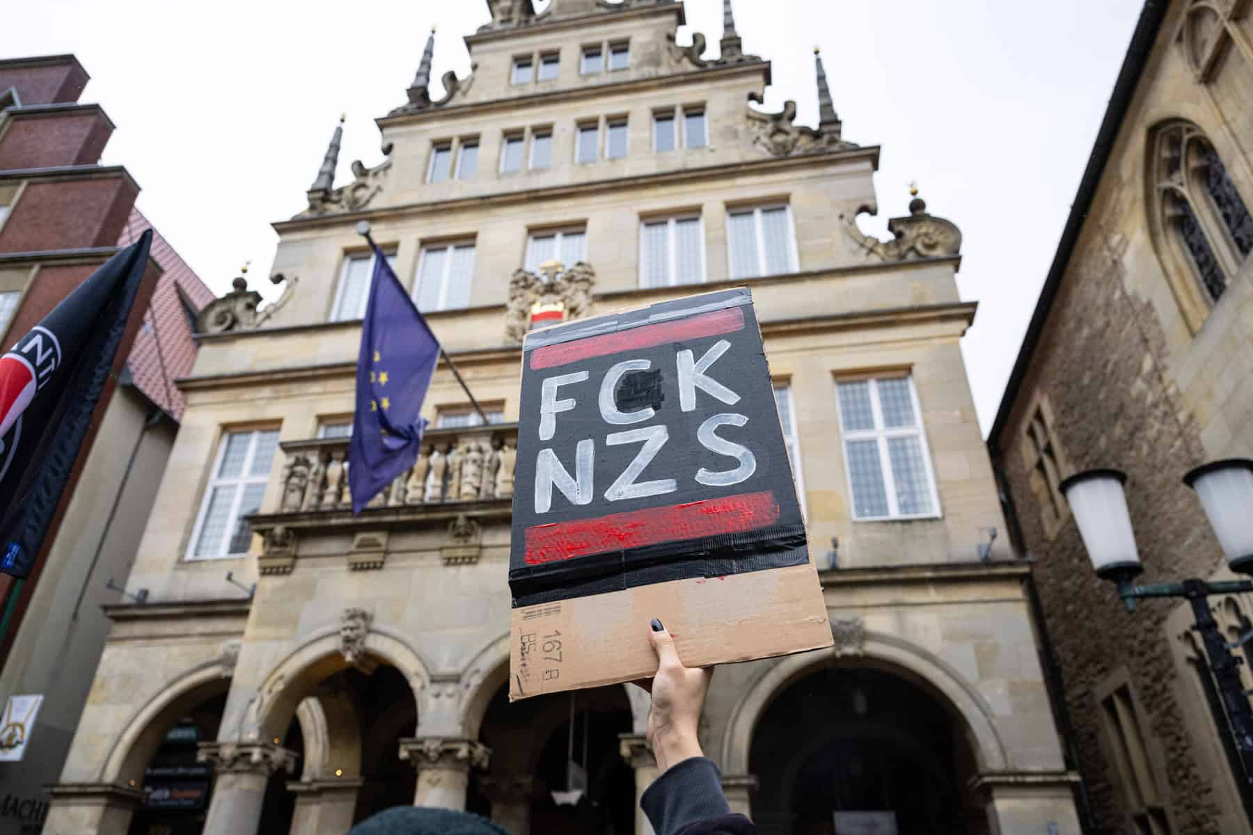 Nahezu verdoppelt: Straftaten gegen Geflüchtete in Deutschland nehmen enorm zu