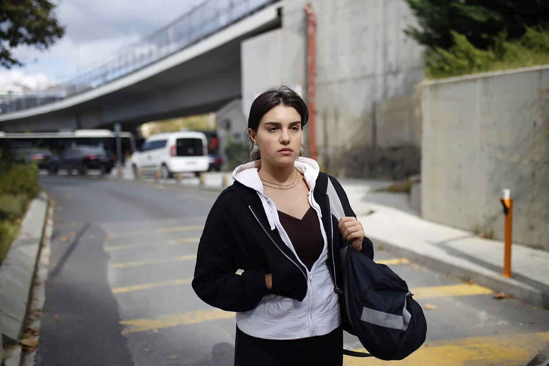 Jede Menge Wut, Trost und Trotz im deutsch-türkischen Drama „Ellbogen“