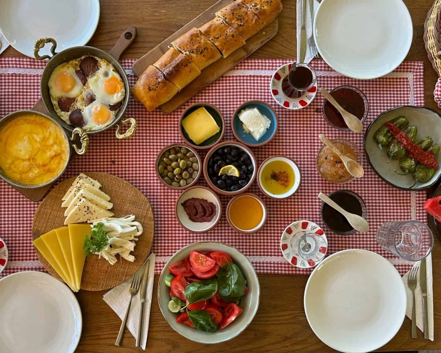 „Serpme kahvaltı“ im Wandel: Türkei kämpft gegen Essensverschwendung