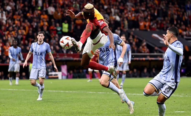 Europäischer Fußball: Beşiktaş und Galatasaray holen wichtige Punkte