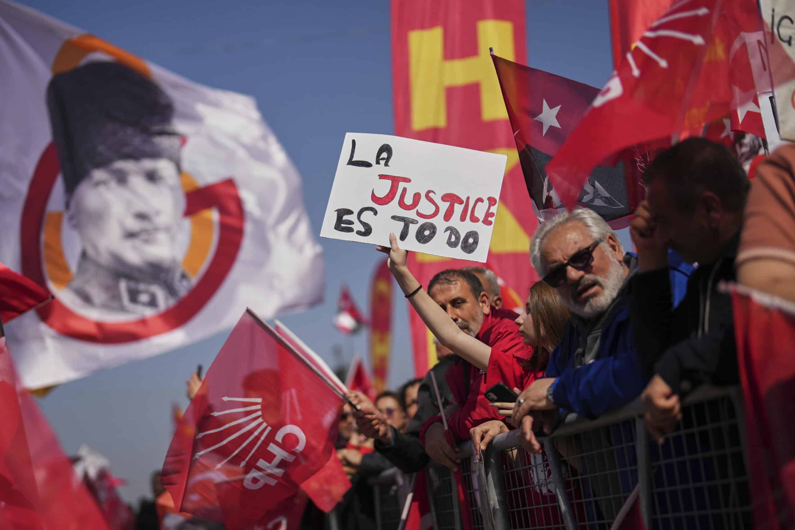 Istanbul: Großdemo für inhaftierten Bürgermeister İmamoğlu mit Botschaft aus Silivri
