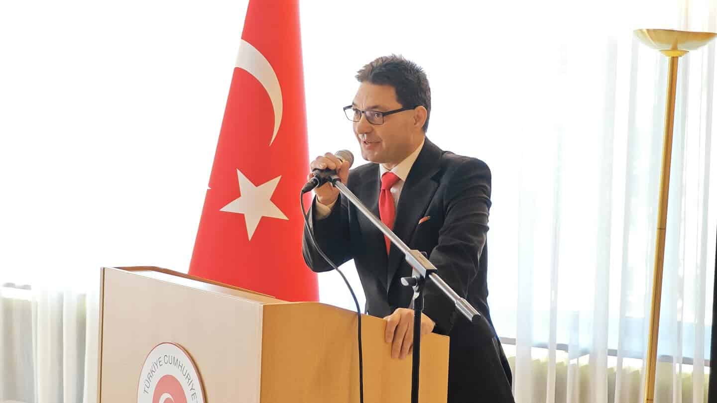 Türkischer Generalkonsul belästigt Stadträte nach Iftar