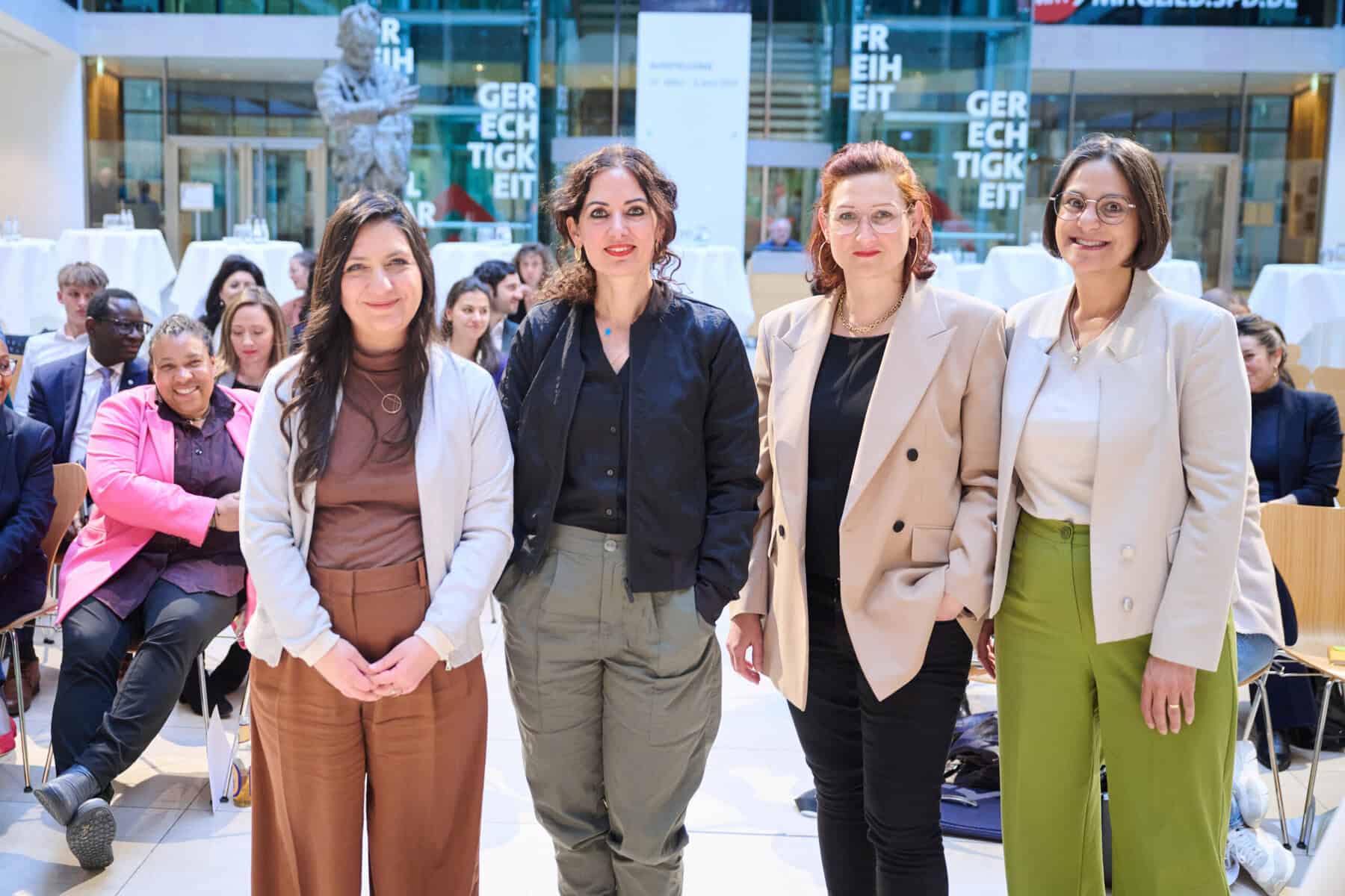 NaDiRa-Bericht 2025: Rassismus in Deutschland weiter weit verbreitet