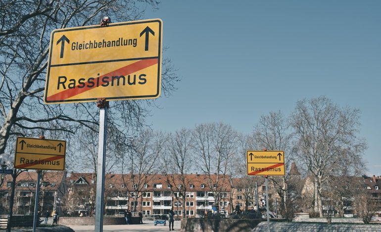 Antimuslimischer Rassismus: Wie CLAIM Betroffene stärkt und Sichtbarkeit schafft