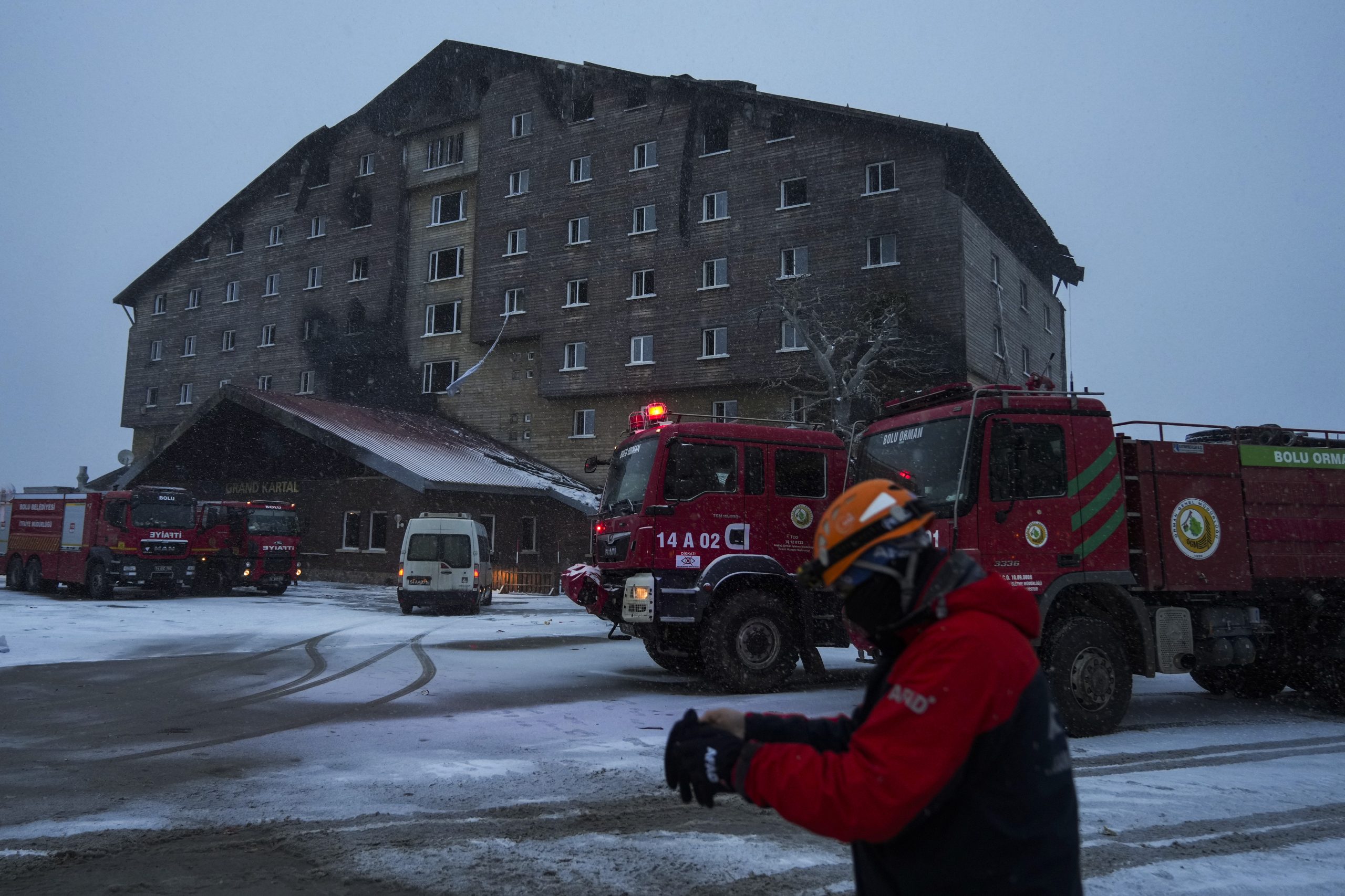 brandkatastrophe in türkischem skigebiet